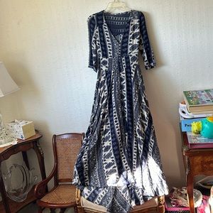 Beautiful boho paisley blue maxi dress size Medium